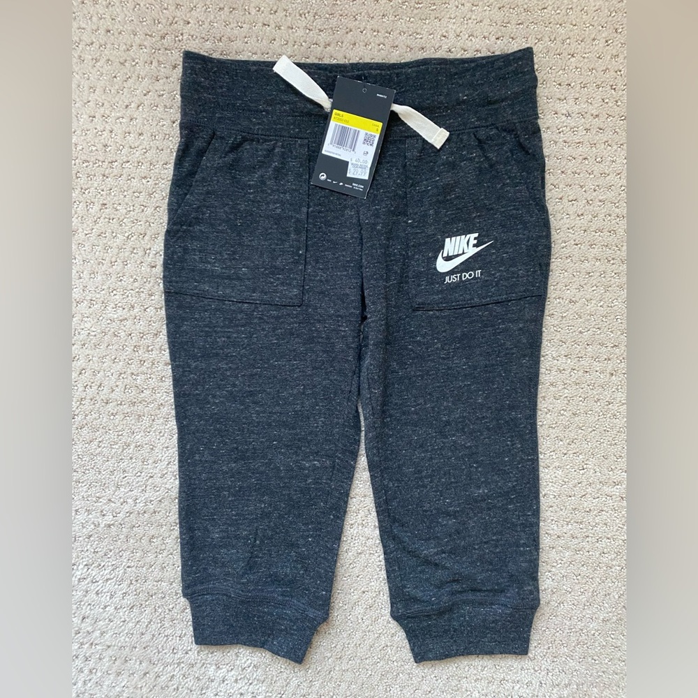 Nike cropped sweatpants, girls size small